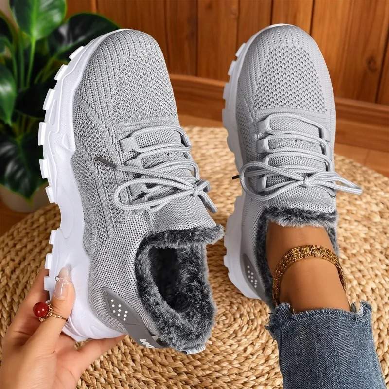 Baskets femme fourrées au look urbain et moderne